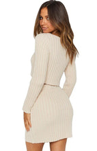 Cargar imagen en el visor de la galería, Traje dos piezas Sleeve Crop Top and Knitted Skirt