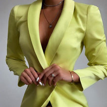 Cargar imagen en el visor de la galería, Minivestido de punto con cuello vuelto y corte en A, largo con botones para mujer