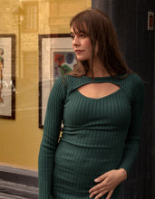 Cargar imagen en el visor de la galería, Vestido Maddy Dress Ribbed Knitted Cut-Out Detail