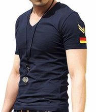 Cargar imagen en el visor de la galería, Mens Slim Fit Tee Shirt with Army Badge