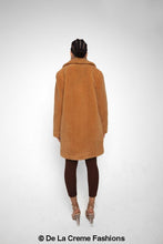Cargar imagen en el visor de la galería, Abrigo Jacqueline Oversized Teddy Coat