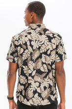 Cargar imagen en el visor de la galería, Hawaiian Print Button Down Shirt
