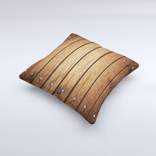 Cargar imagen en el visor de la galería, Cojin estilo Tablones de madera atornillados con tinta decorativa
