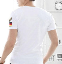 Cargar imagen en el visor de la galería, Mens Slim Fit Tee Shirt with Army Badge
