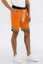 Cargar imagen en el visor de la galería, Mens Striped Basketball Active Jordan Shorts
