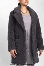 Cargar imagen en el visor de la galería, Abrigo Jacqueline Oversized Teddy Coat
