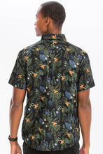 Cargar imagen en el visor de la galería, Hawaiian Print Button Down Shirt
