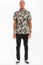 Cargar imagen en el visor de la galería, Hawaiian Print Button Down Shirt
